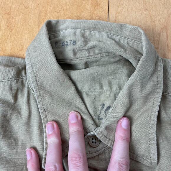 Vintage Post WWII USN Medium Solid Beige Long Sleeve Full Button Collared Shirt - Picture 5 of 10